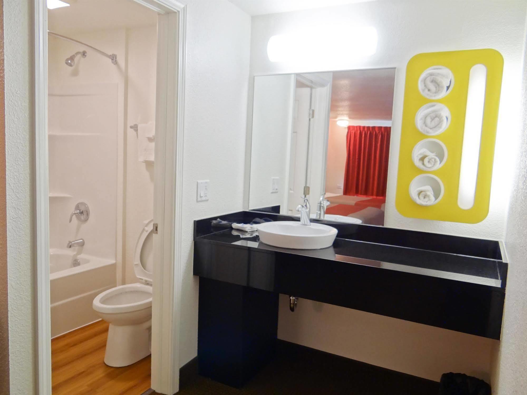 6-erie, Pa Hotel 4*